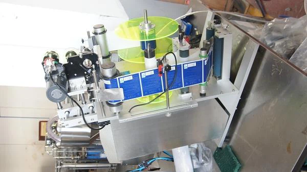 Semi Automatic Round Bottle Labeling Machine