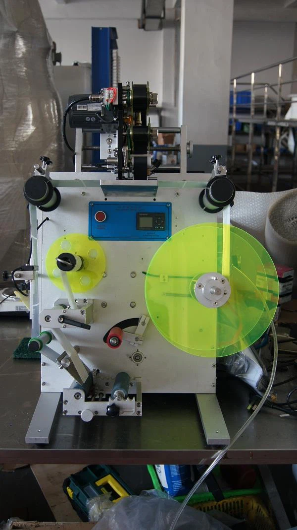 Semi Automatic Round Bottle Sticker Printer Labeling Machine